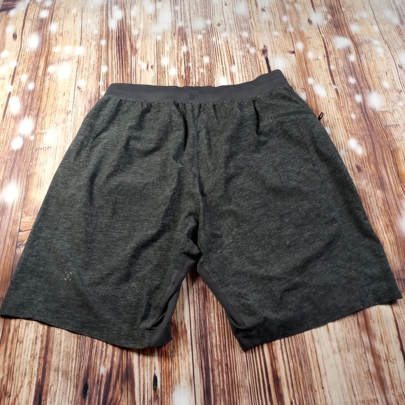 LULULEMON MEN'S SHORTS - Picture 2 of 15